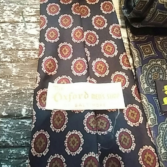 Lot of three silk ties - Picture 2 of 4